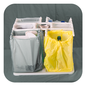 Novo Recycler System funciona reutilizando bolsas de plástico y botellas de plástico. También puedes utilizar bolsas de basura